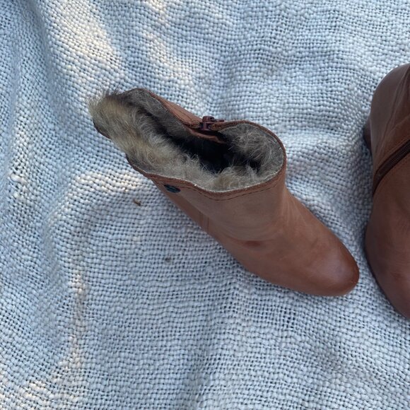 Calvin Klein Odelle Y2K tan leather faux fur lined wedge boots 9.5 - Picture 4 of 11